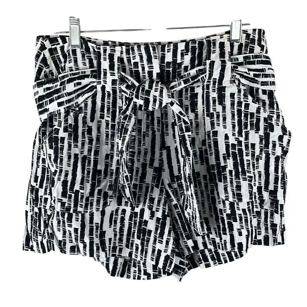Lightweight Belted Printed Shorts 6